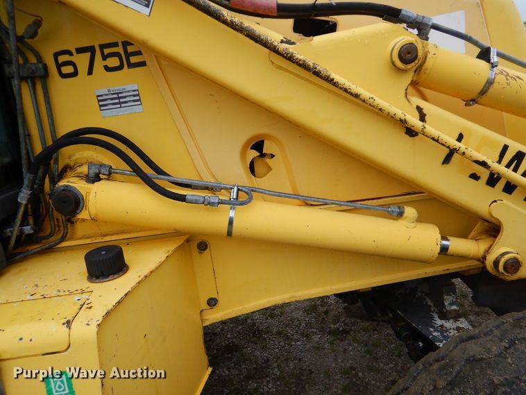 image for item GF9152 2000 New Holland 675E  backhoe