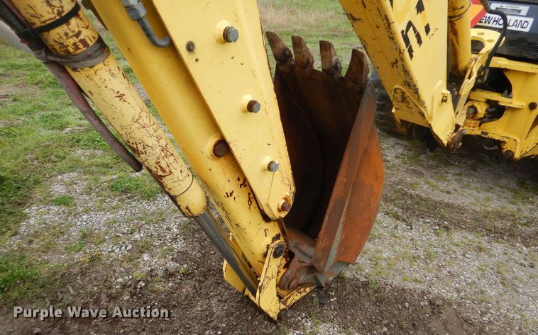 image for item GF9152 2000 New Holland 675E  backhoe