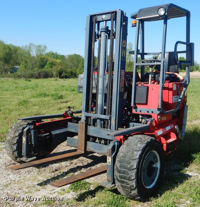 image for item GF9156 Moffett M5500N4W forklift