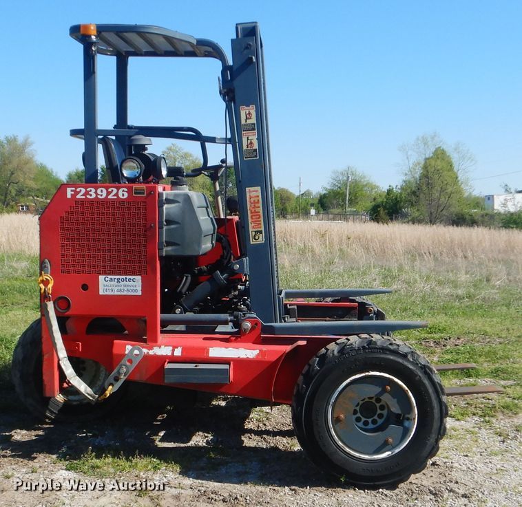 image for item GF9156 Moffett M5500N4W forklift