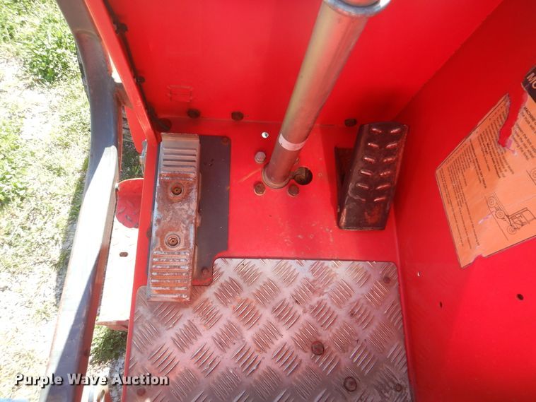 image for item GF9156 Moffett M5500N4W forklift