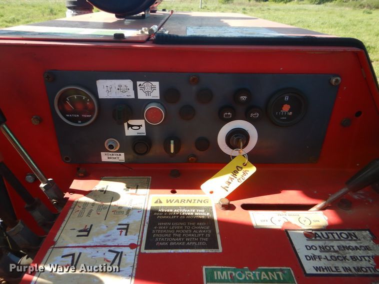 image for item GF9156 Moffett M5500N4W forklift