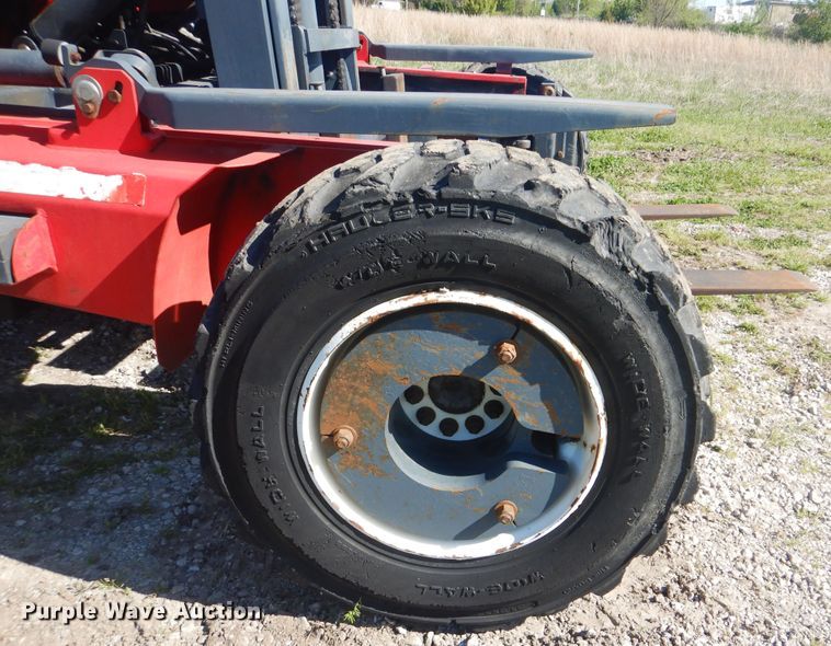 image for item GF9156 Moffett M5500N4W forklift