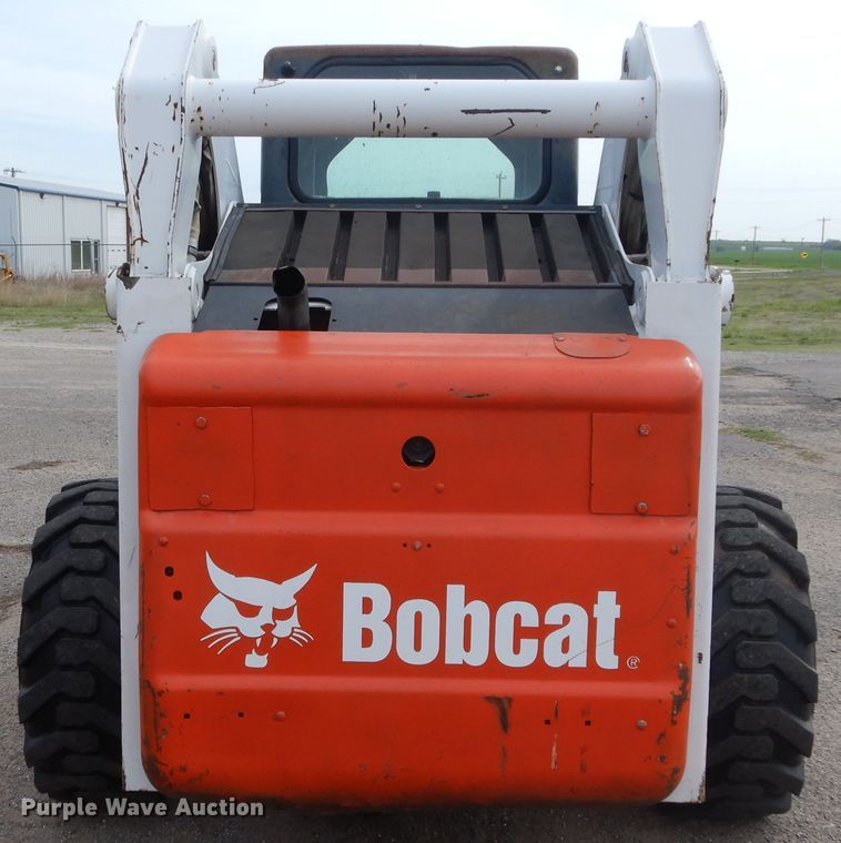 image for item GK9183 2007 Bobcat S330  skid steer loader