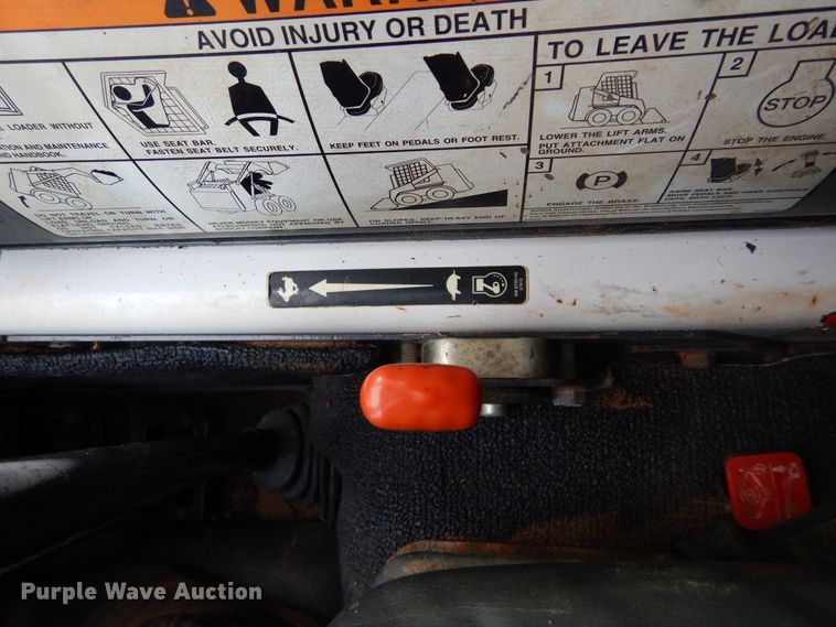 image for item GK9183 2007 Bobcat S330  skid steer loader