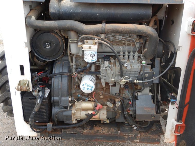 image for item GK9183 2007 Bobcat S330  skid steer loader