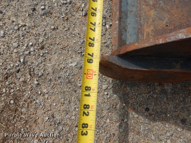 image for item GK9183 2007 Bobcat S330  skid steer loader