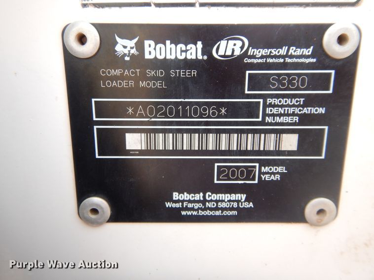 image for item GK9183 2007 Bobcat S330  skid steer loader
