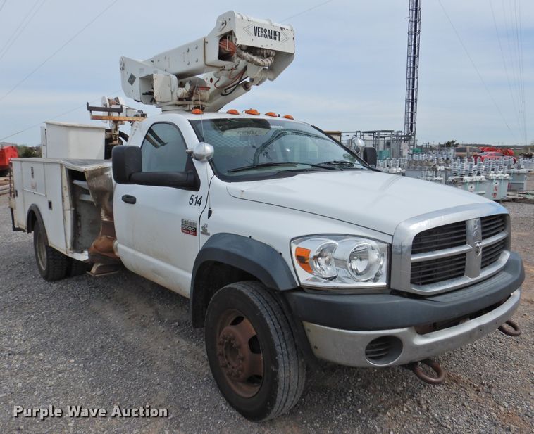 image for item GN9797 2009 Dodge Ram 5500 bucket truck