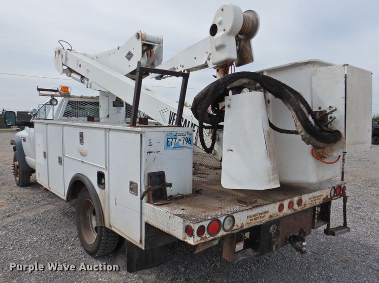 image for item GN9797 2009 Dodge Ram 5500 bucket truck