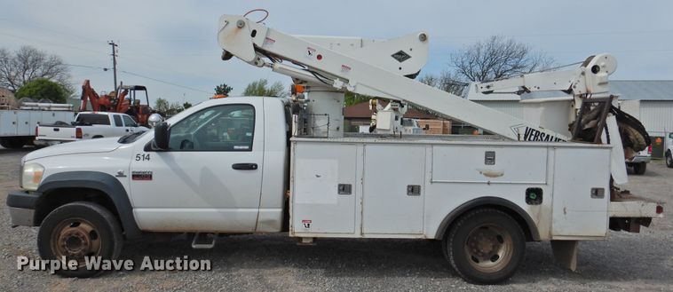 image for item GN9797 2009 Dodge Ram 5500 bucket truck
