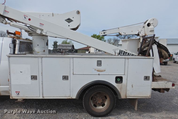image for item GN9797 2009 Dodge Ram 5500 bucket truck