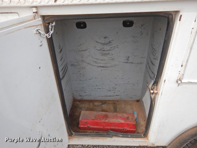 image for item GN9797 2009 Dodge Ram 5500 bucket truck