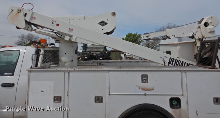 image for item GN9797 2009 Dodge Ram 5500 bucket truck