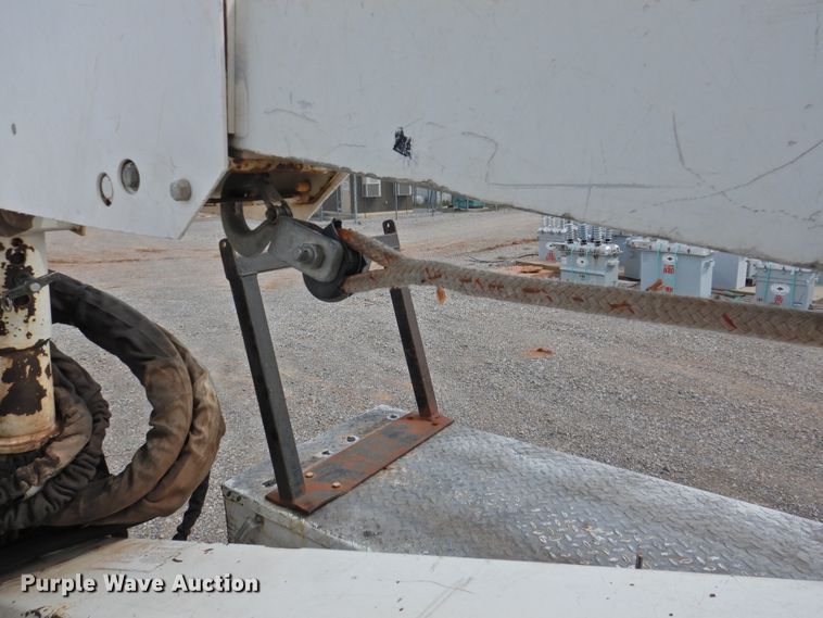 image for item GN9797 2009 Dodge Ram 5500 bucket truck