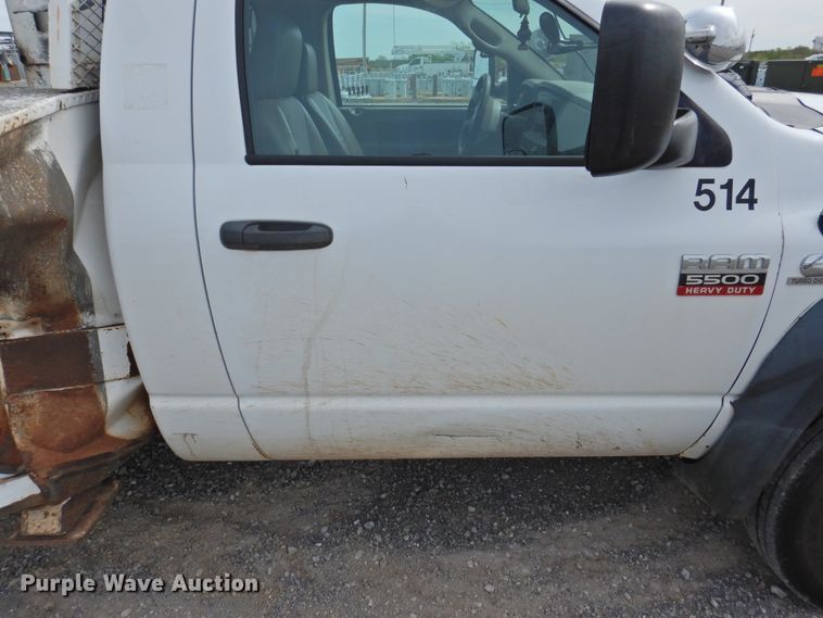 image for item GN9797 2009 Dodge Ram 5500 bucket truck