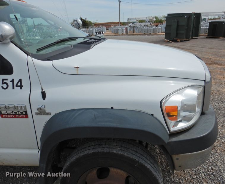 image for item GN9797 2009 Dodge Ram 5500 bucket truck