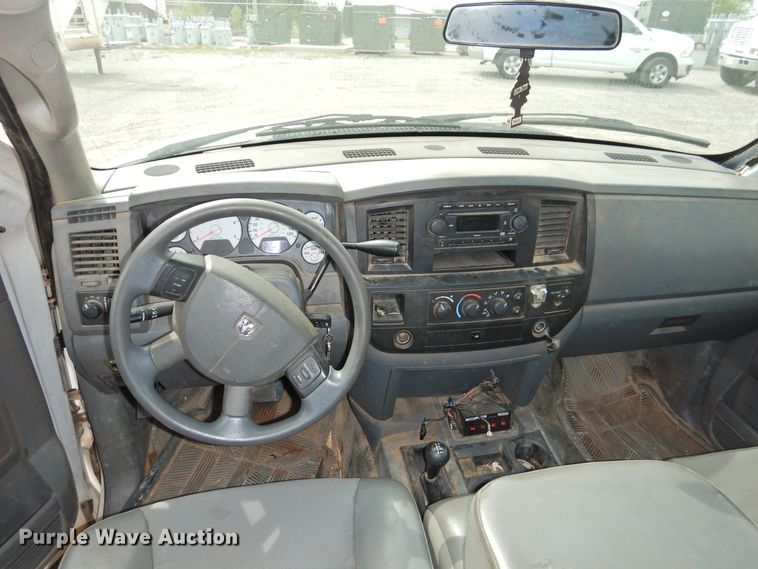 image for item GN9797 2009 Dodge Ram 5500 bucket truck