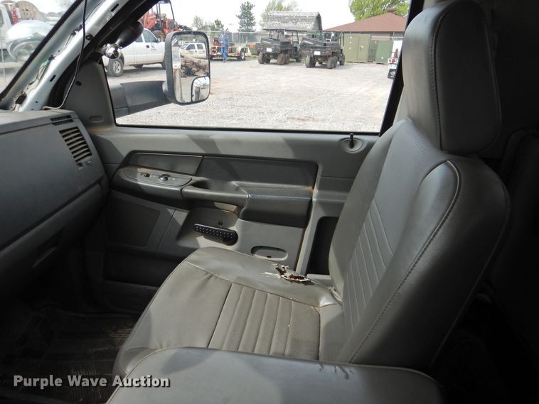 image for item GN9797 2009 Dodge Ram 5500 bucket truck