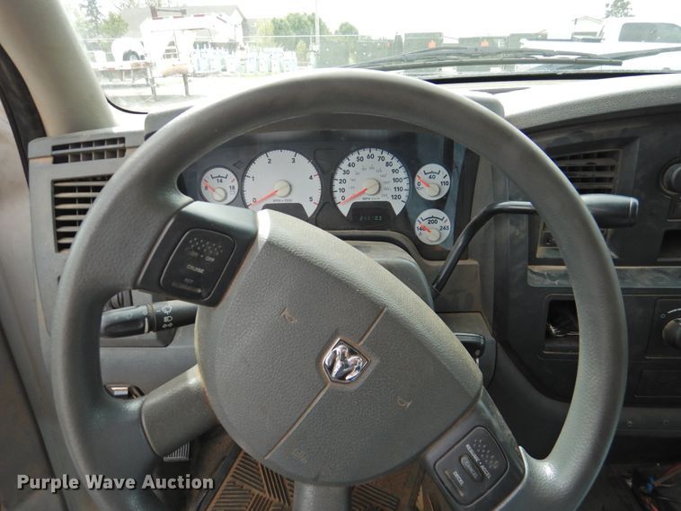 image for item GN9797 2009 Dodge Ram 5500 bucket truck