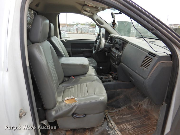 image for item GN9797 2009 Dodge Ram 5500 bucket truck