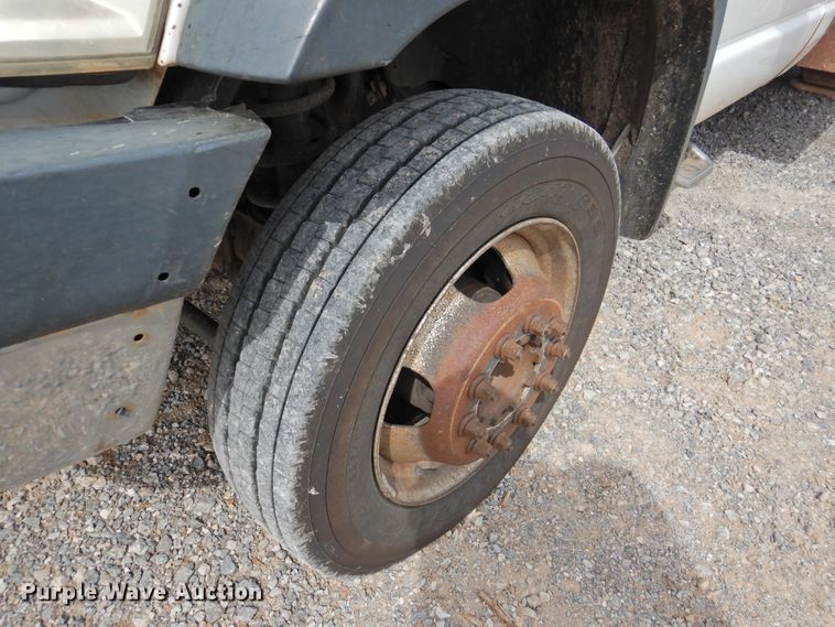 image for item GN9797 2009 Dodge Ram 5500 bucket truck