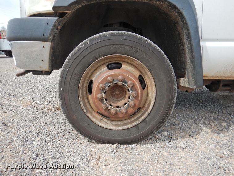 image for item GN9797 2009 Dodge Ram 5500 bucket truck