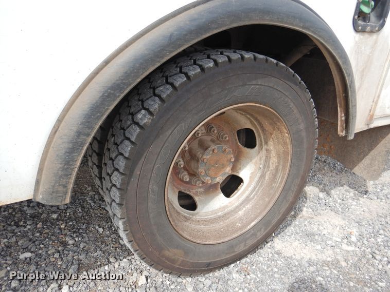 image for item GN9797 2009 Dodge Ram 5500 bucket truck