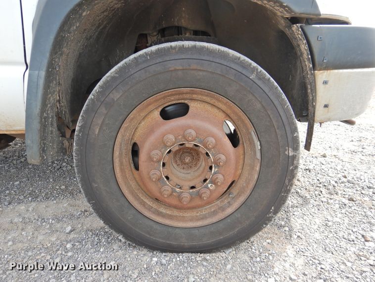 image for item GN9797 2009 Dodge Ram 5500 bucket truck