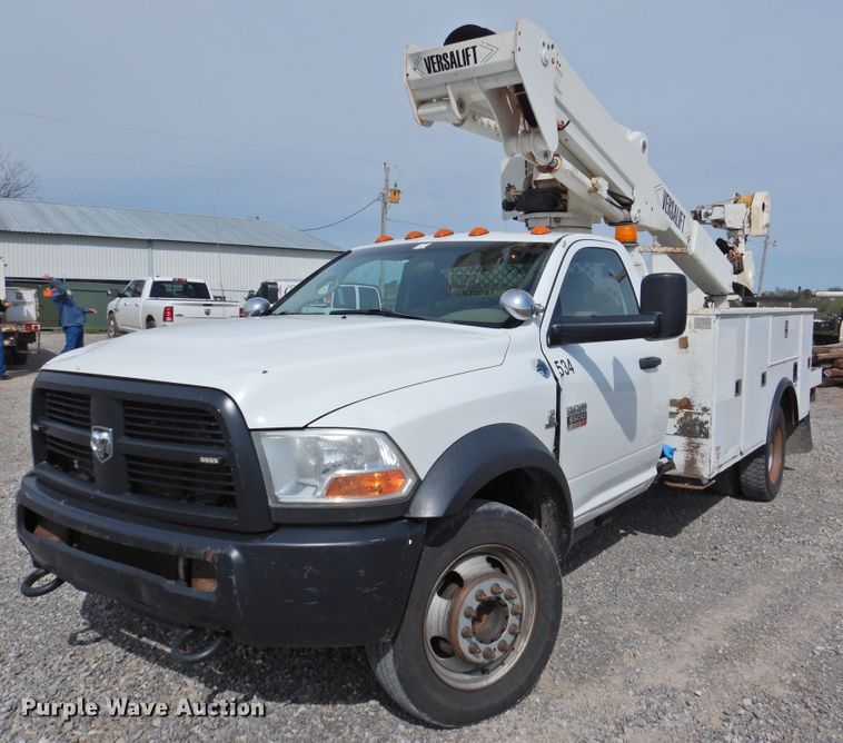 image for item GN9798 2012 Dodge Ram 5500 bucket truck