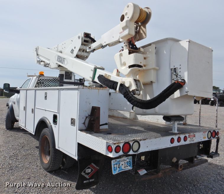 image for item GN9798 2012 Dodge Ram 5500 bucket truck