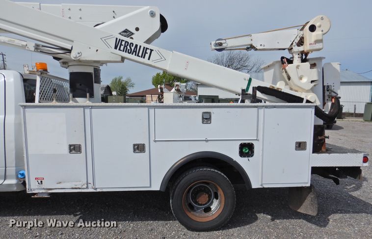 image for item GN9798 2012 Dodge Ram 5500 bucket truck