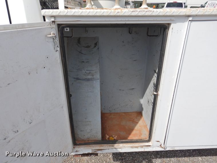 image for item GN9798 2012 Dodge Ram 5500 bucket truck