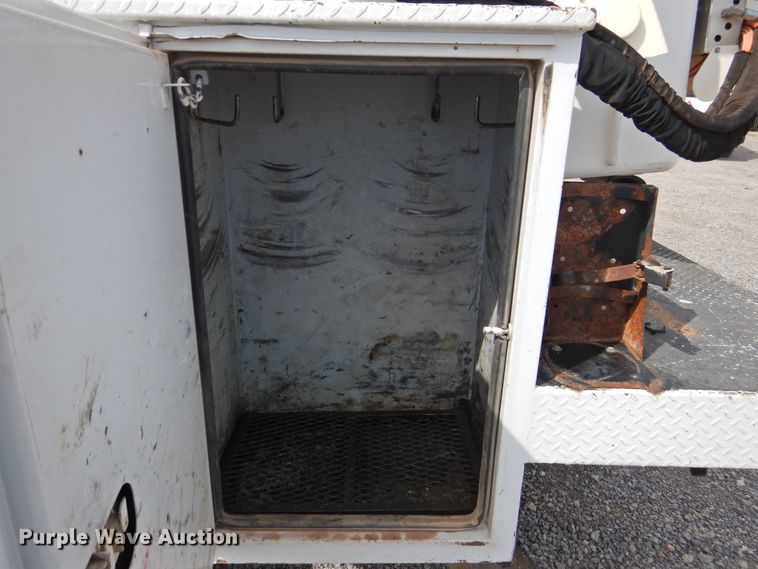 image for item GN9798 2012 Dodge Ram 5500 bucket truck