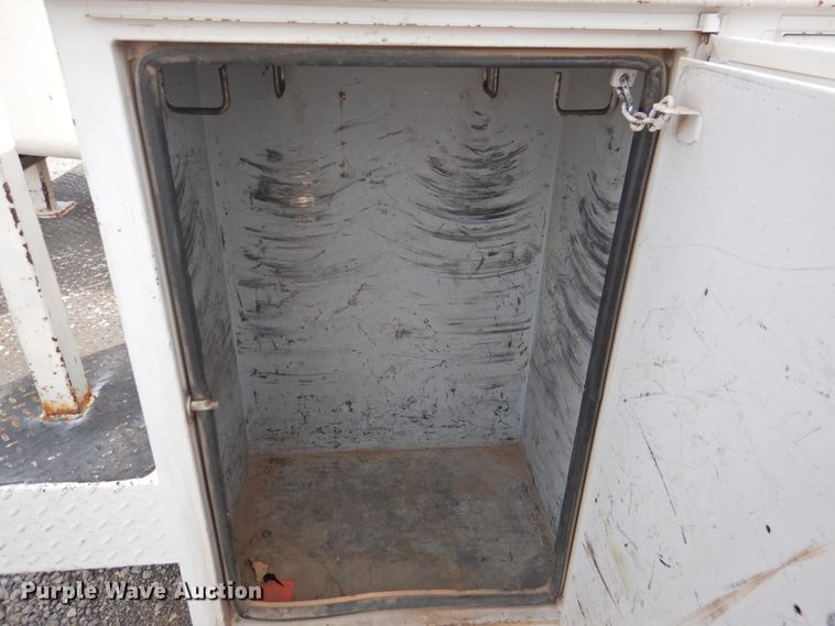 image for item GN9798 2012 Dodge Ram 5500 bucket truck