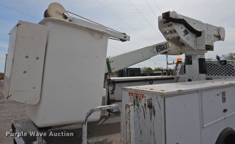 image for item GN9798 2012 Dodge Ram 5500 bucket truck