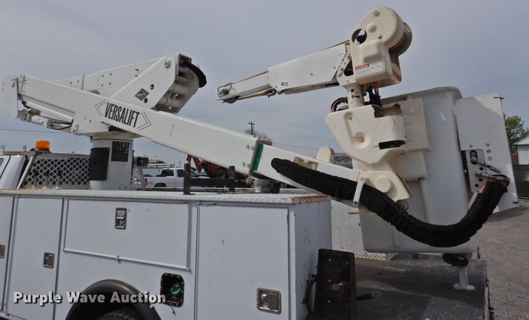 image for item GN9798 2012 Dodge Ram 5500 bucket truck