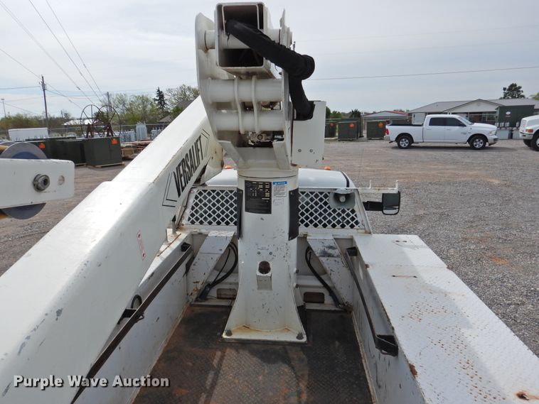 image for item GN9798 2012 Dodge Ram 5500 bucket truck