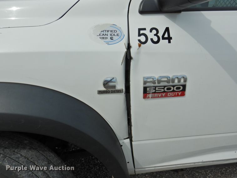 image for item GN9798 2012 Dodge Ram 5500 bucket truck