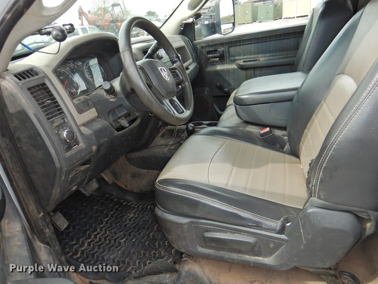 image for item GN9798 2012 Dodge Ram 5500 bucket truck