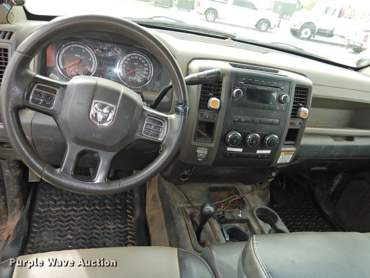 image for item GN9798 2012 Dodge Ram 5500 bucket truck