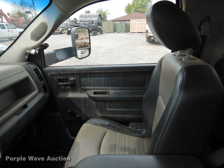 image for item GN9798 2012 Dodge Ram 5500 bucket truck