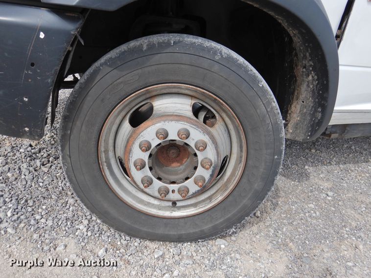 image for item GN9798 2012 Dodge Ram 5500 bucket truck