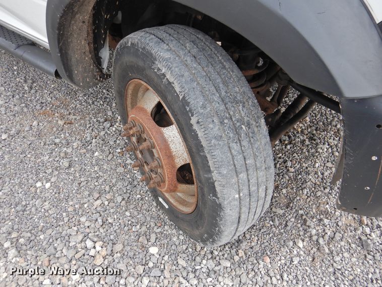 image for item GN9798 2012 Dodge Ram 5500 bucket truck