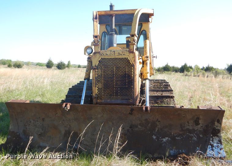 image for item GP9039 1981 Caterpillar D6D  crawler dozer