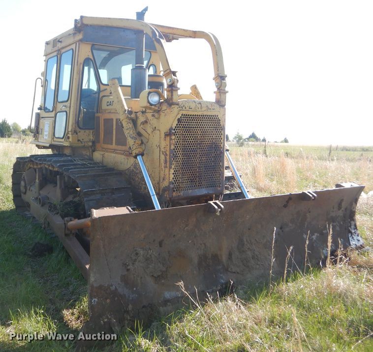 image for item GP9039 1981 Caterpillar D6D  crawler dozer