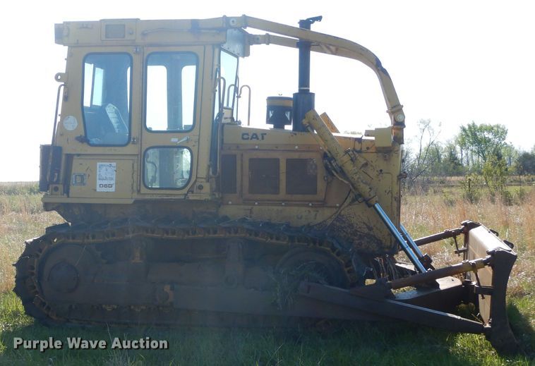 image for item GP9039 1981 Caterpillar D6D  crawler dozer