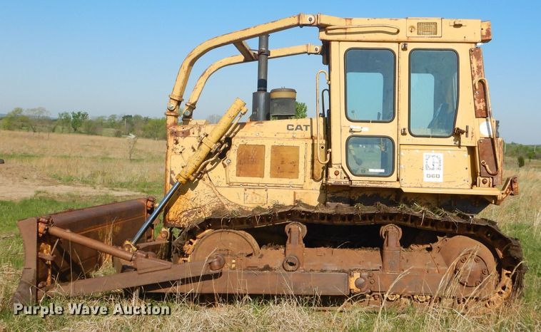 image for item GP9039 1981 Caterpillar D6D  crawler dozer