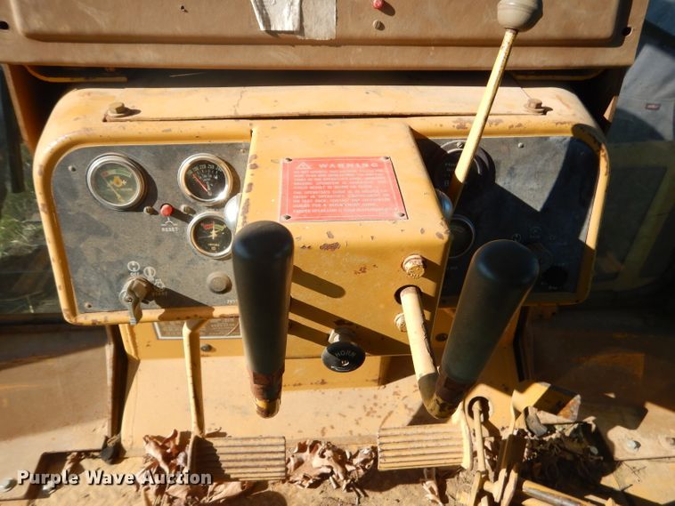 image for item GP9039 1981 Caterpillar D6D  crawler dozer