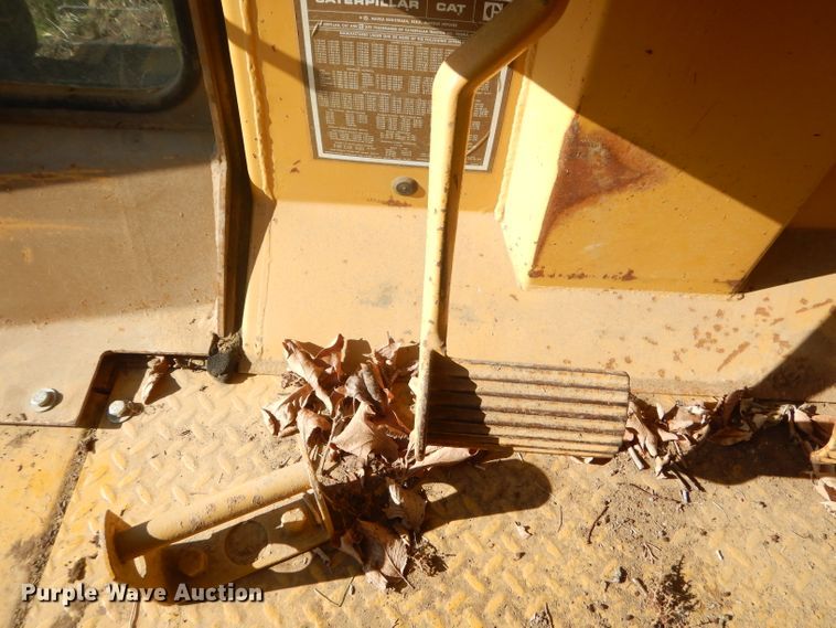 image for item GP9039 1981 Caterpillar D6D  crawler dozer